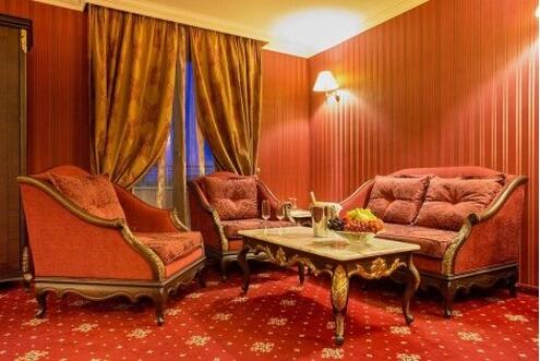 СПА в ХИСАРЯ, в класния хотел Клуб Централ 4*: Нощувка със закуска + WELLNESS пакет само за 42 лв. на Човек + Дете до 11.99 г БЕЗПЛАТНО!